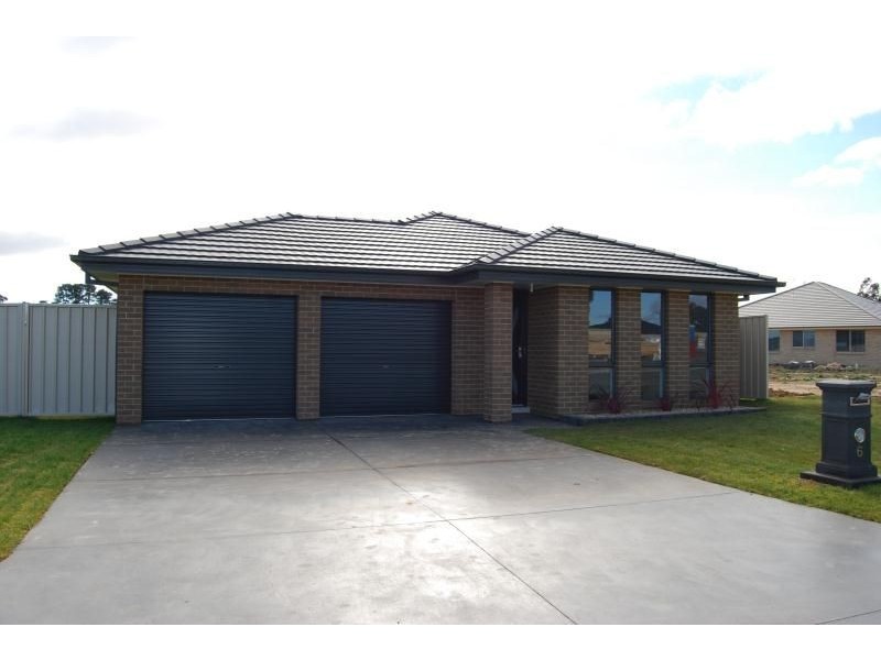 6 Molloy Drive, Orange NSW 2800
