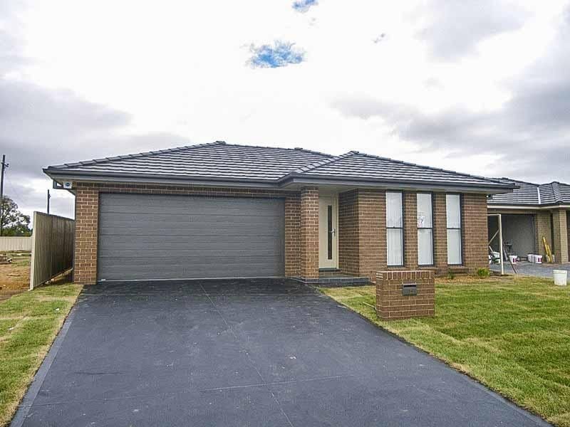16 Onyx Place, Orange NSW 2800