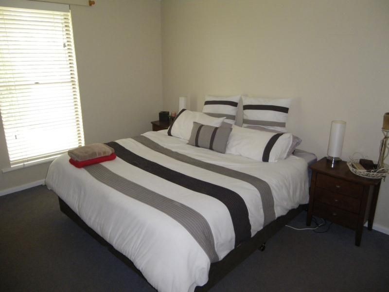 2 Prunus Avenue, Orange NSW 2800