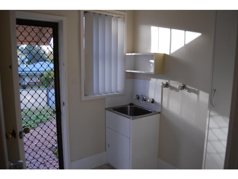 2 Woodbine Close, Orange NSW 2800