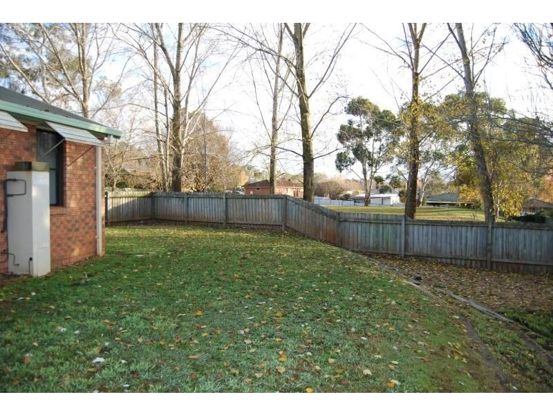 2 Woodbine Close, Orange NSW 2800