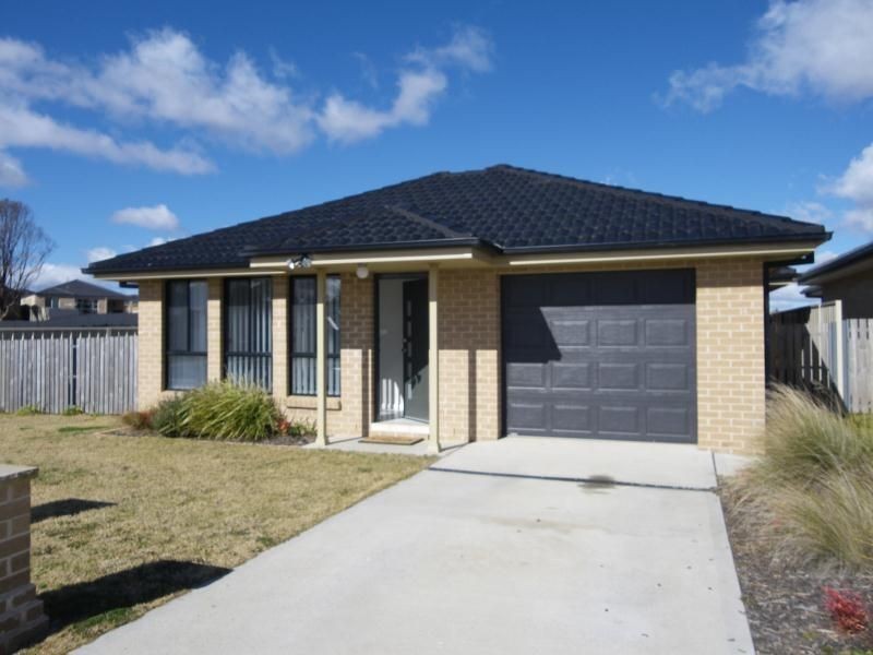 109 Diamond Drive Orange, Orange NSW 2800