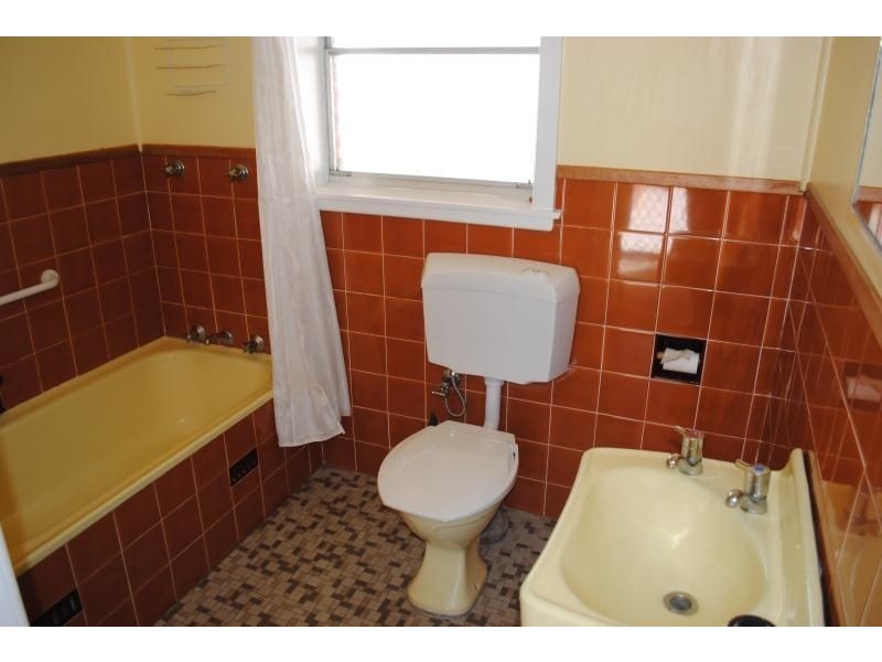 12 Esrom Street, Bathurst NSW 2795