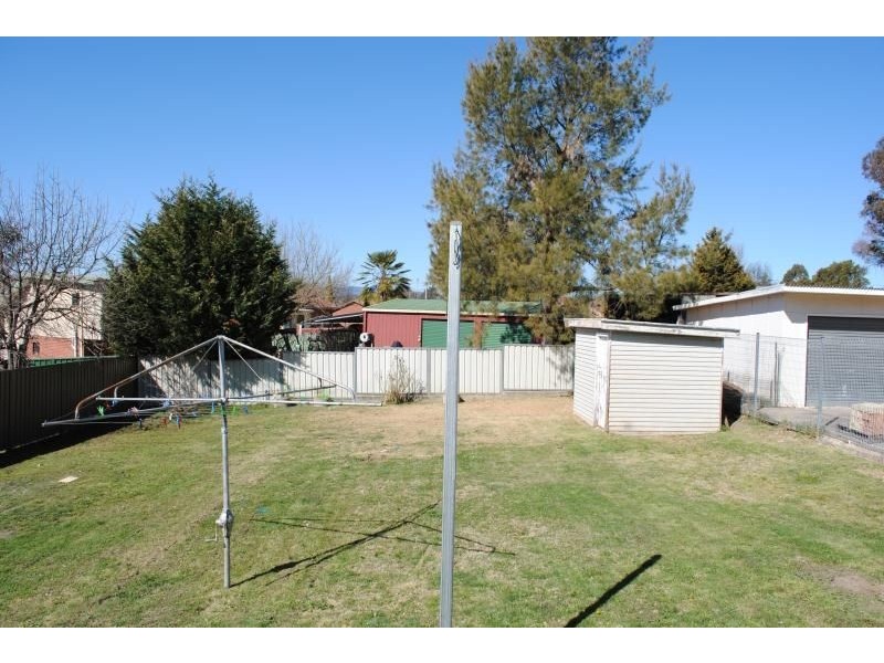 12 Esrom Street, Bathurst NSW 2795