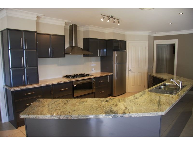 32 James Barnet Drive, Bathurst NSW 2795