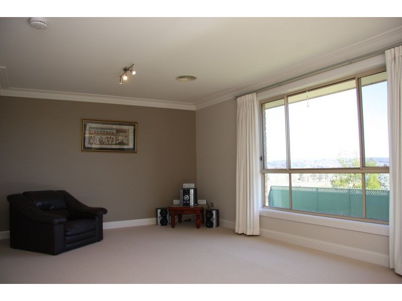 32 James Barnet Drive, Bathurst NSW 2795