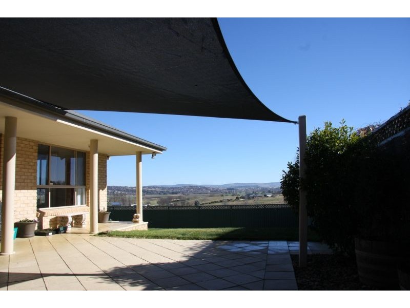 32 James Barnet Drive, Bathurst NSW 2795