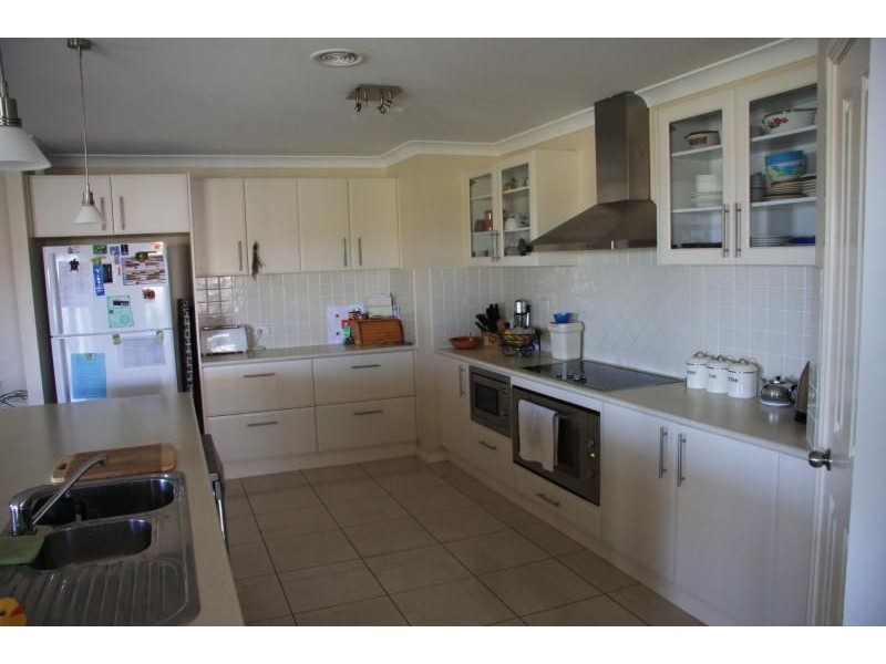 15 Marriott Avenue, Bathurst NSW 2795