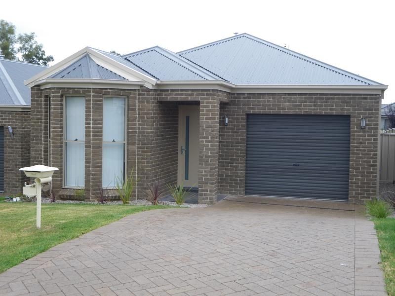 64a William Maker Drive, Orange NSW 2800