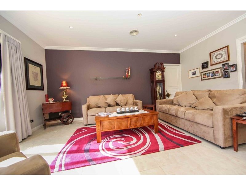 1 Avonlea Place, Orange NSW 2800