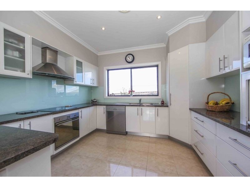 1 Avonlea Place, Orange NSW 2800