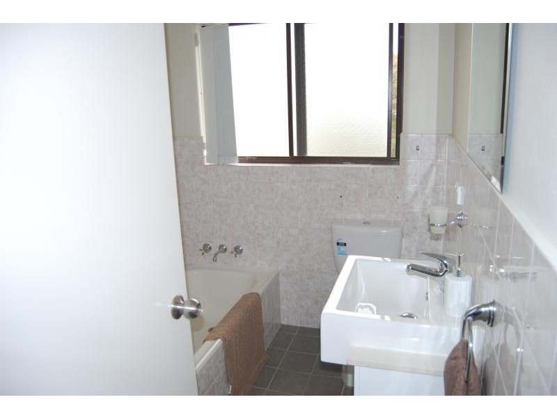 16/14-16 Burrendong Way, Orange NSW 2800