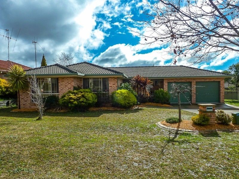 15 Agland Crescent, Orange NSW 2800