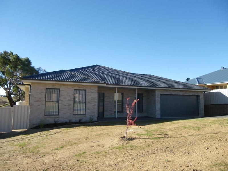 1 Bert Whiteley Place, Orange NSW 2800