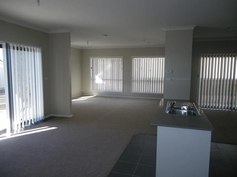 1 Bert Whiteley Place, Orange NSW 2800