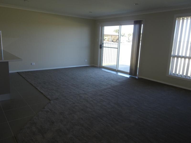 83 Diamond Drive, Orange NSW 2800