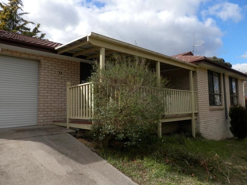 13 Minna Place, Bathurst NSW 2795