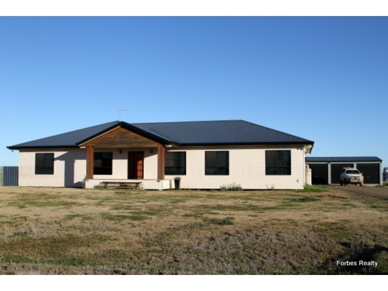 76 Hedge Road, Dalby QLD 4405