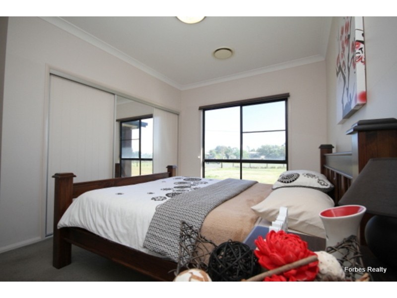 76 Hedge Road, Dalby QLD 4405