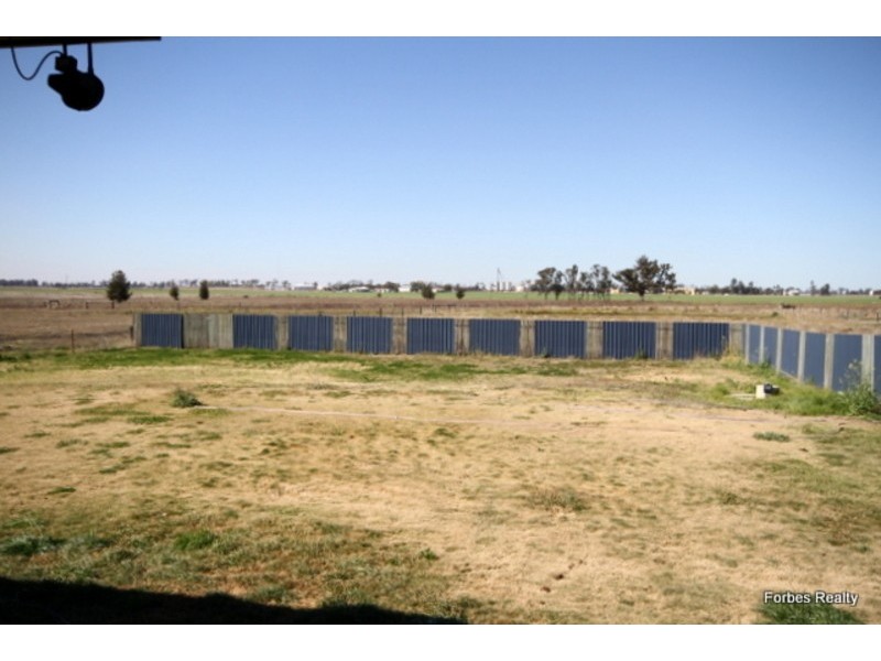 76 Hedge Road, Dalby QLD 4405