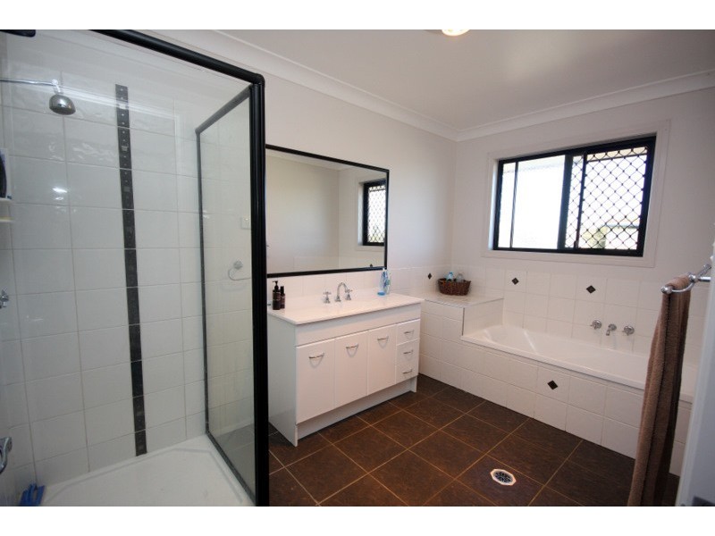 52 Seymours Road, Dalby QLD 4405