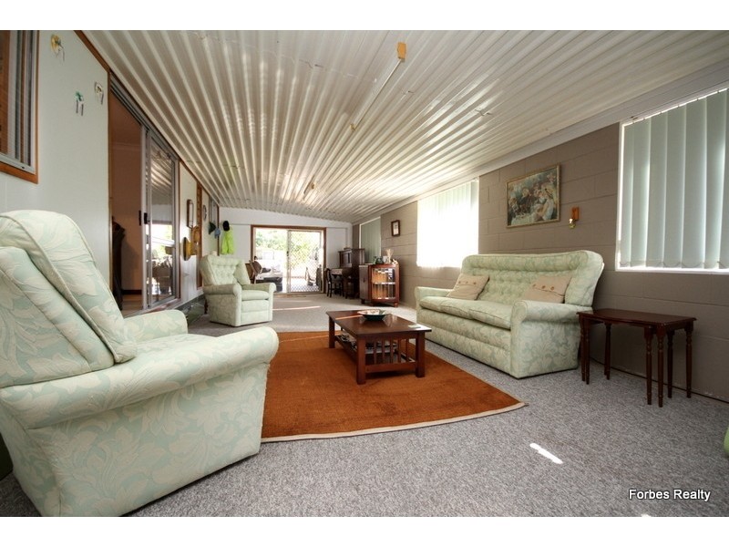 27 Falcon Street, Dalby QLD 4405