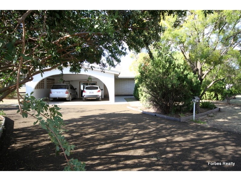 27 Falcon Street, Dalby QLD 4405