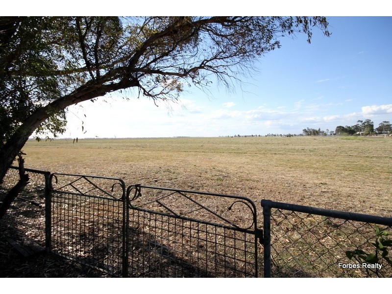 27 Falcon Street, Dalby QLD 4405
