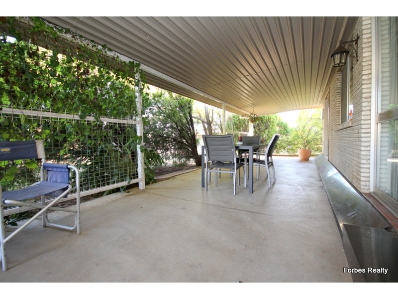 27 Falcon Street, Dalby QLD 4405