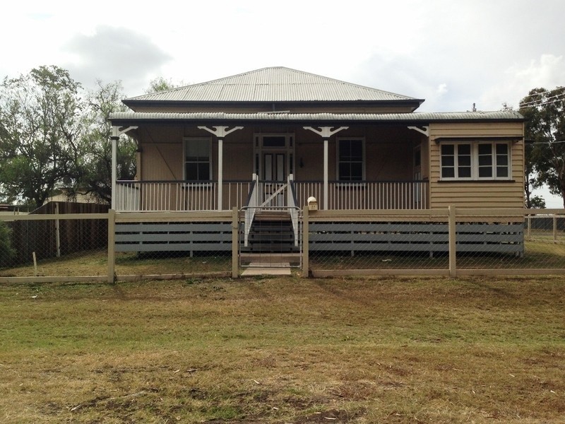 11 William Street, Dalby QLD 4405