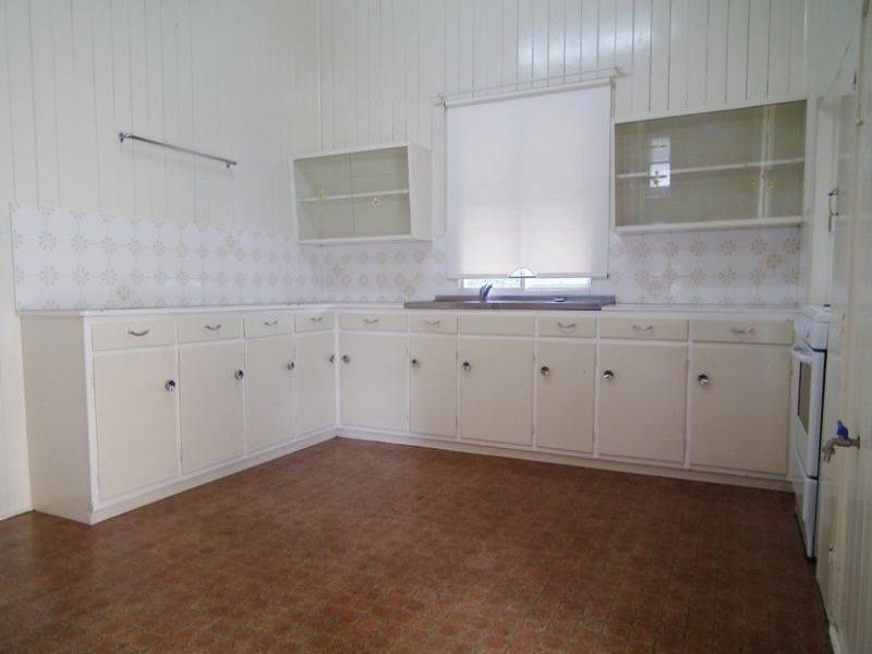 9 Besley Street, Dalby QLD 4405