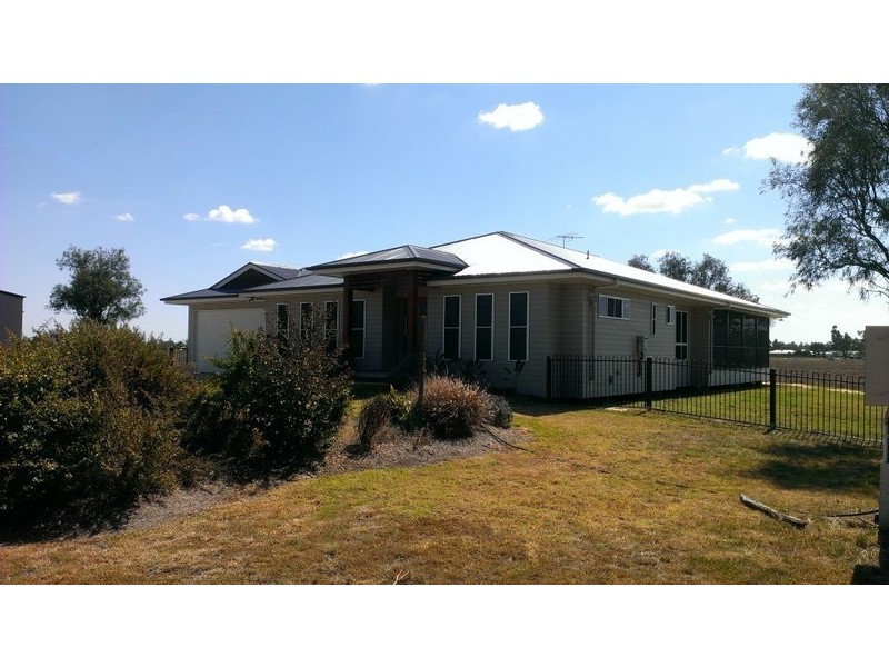 12 Armstrong Street, Dalby QLD 4405