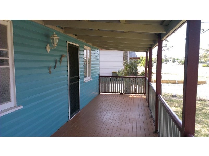 90 Orpen Street, Dalby QLD 4405