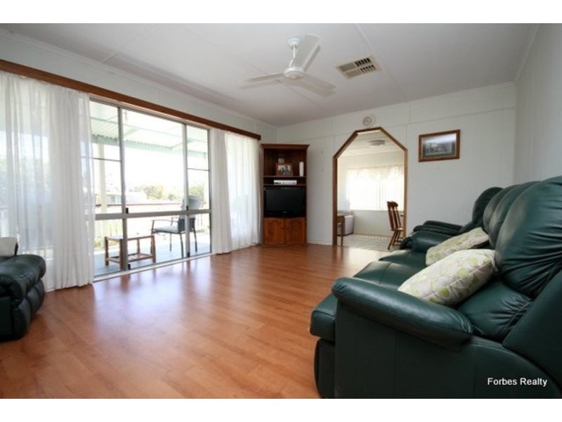 7 Hall Street, Dalby QLD 4405