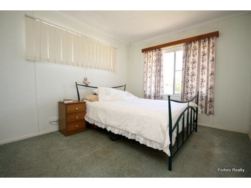 7 Hall Street, Dalby QLD 4405