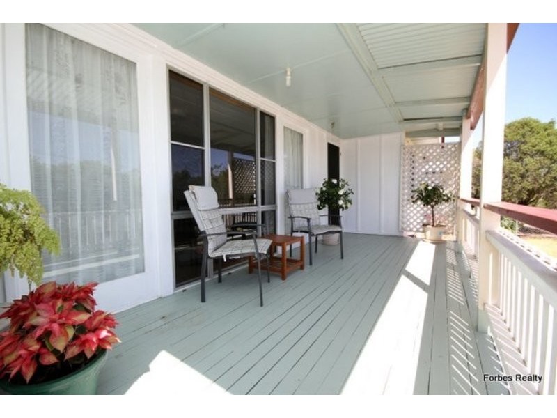 7 Hall Street, Dalby QLD 4405