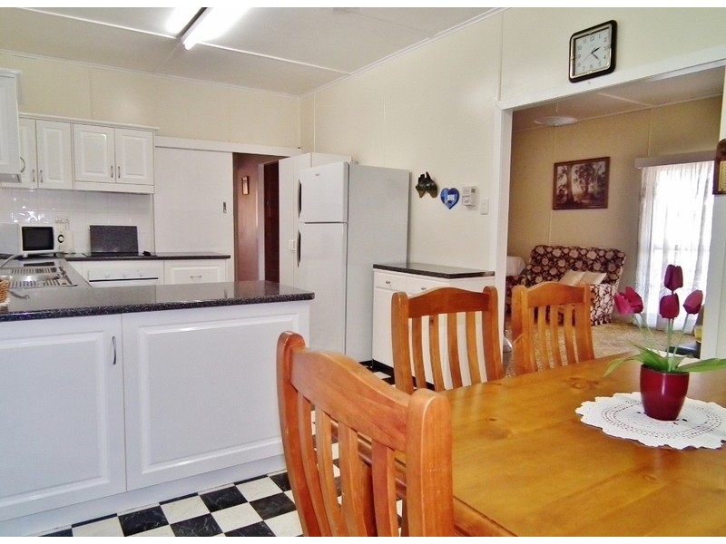 14 Moreton Street, Dalby QLD 4405