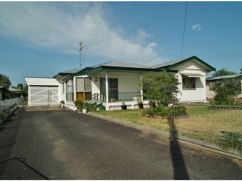 14 Moreton Street, Dalby QLD 4405