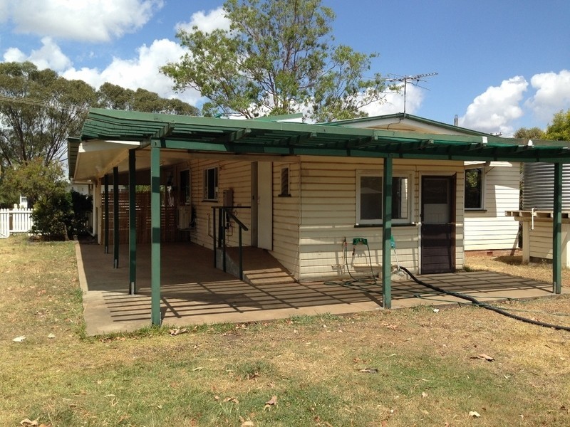 9 Moreton Street, Dalby QLD 4405