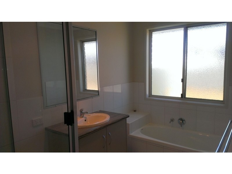 10 Barry Place, Dalby QLD 4405