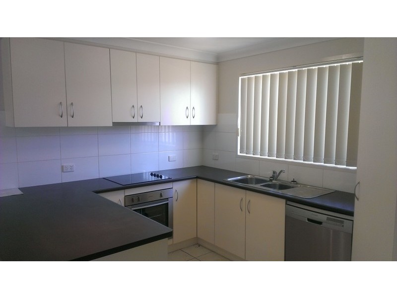 10 Barry Place, Dalby QLD 4405