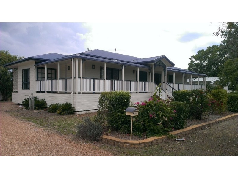 4 Falcon Street, Dalby QLD 4405