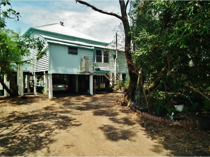 9 Blaxland Road, Dalby QLD 4405