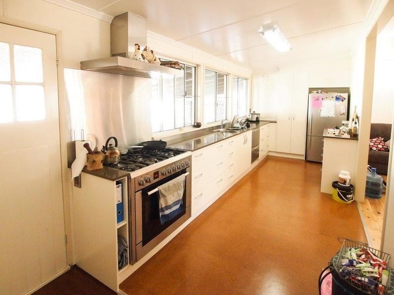 16 Horace Street, Dalby QLD 4405