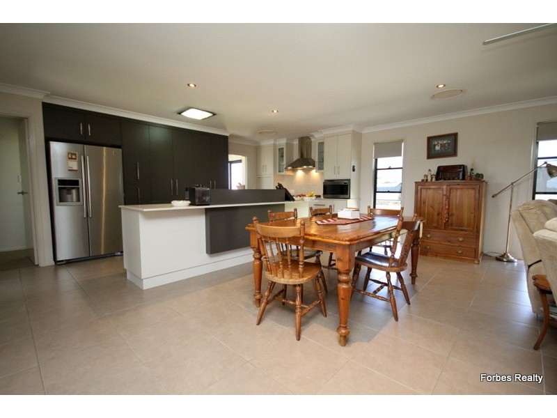 12 Southern Cross Drive, Dalby QLD 4405