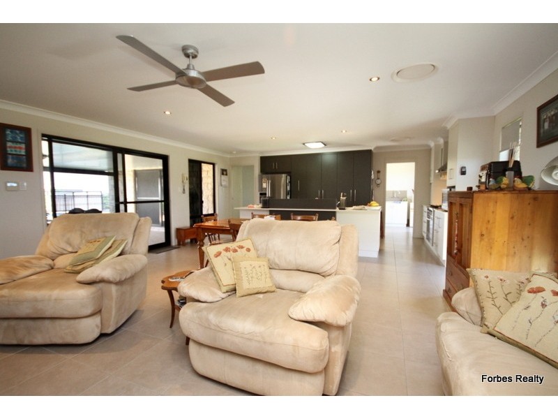 12 Southern Cross Drive, Dalby QLD 4405