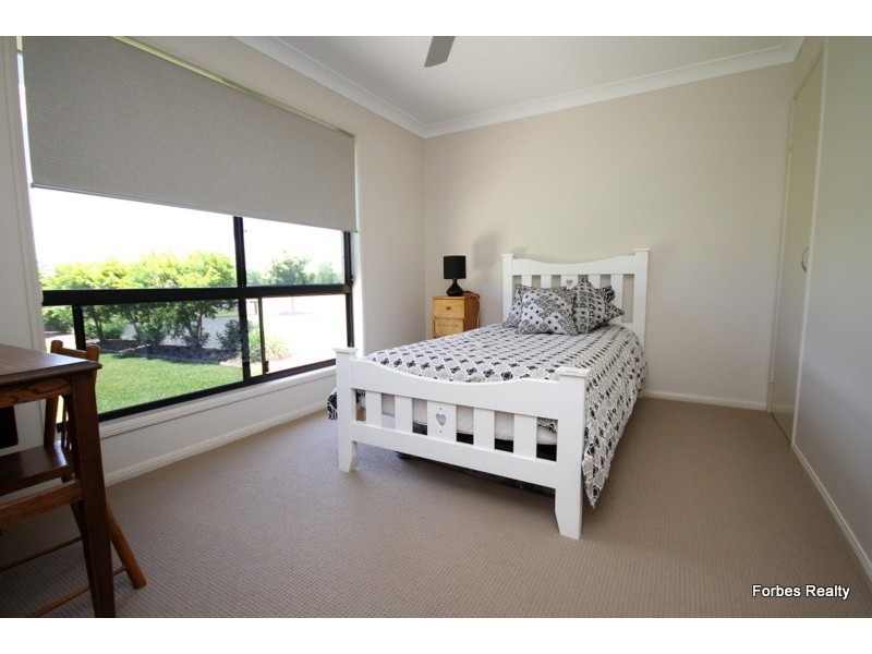 12 Southern Cross Drive, Dalby QLD 4405