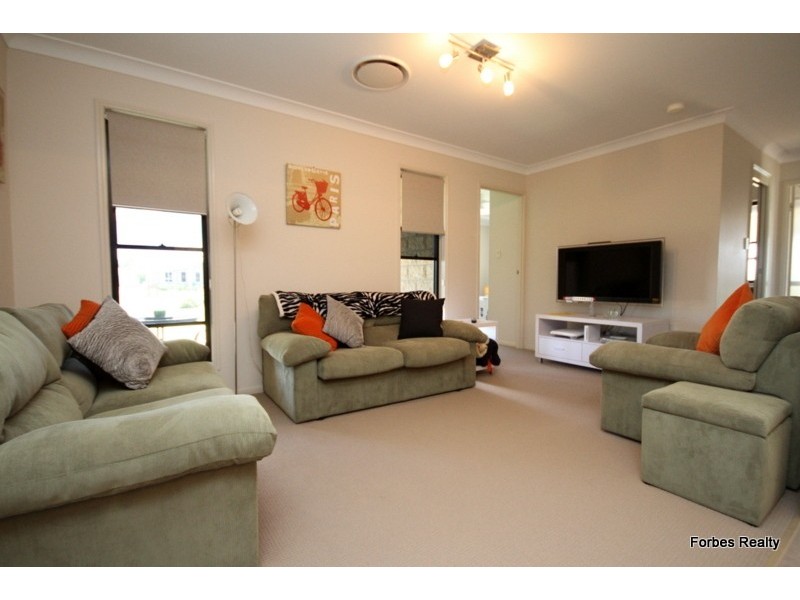 12 Southern Cross Drive, Dalby QLD 4405