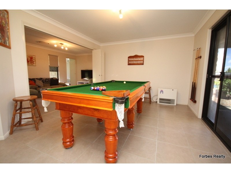 12 Southern Cross Drive, Dalby QLD 4405