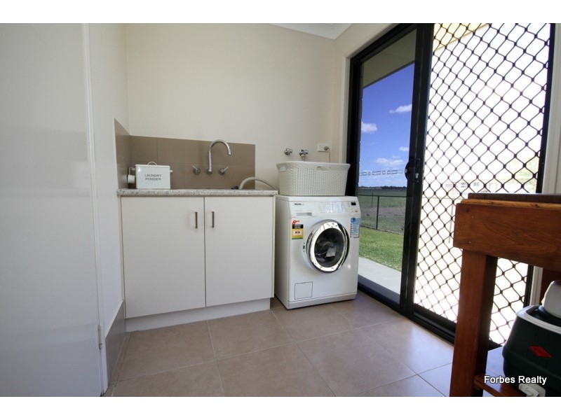12 Southern Cross Drive, Dalby QLD 4405
